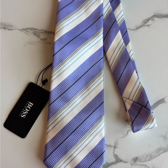 Hugo Boss Men’s Tie NWT Adult standard Size - purple/white stripe - Picture 2 of 7